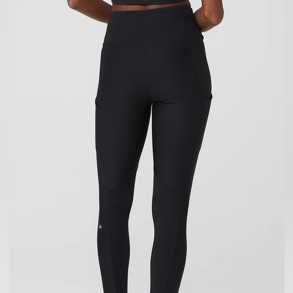 Alo Yoga leggings - Picture 2 of 12